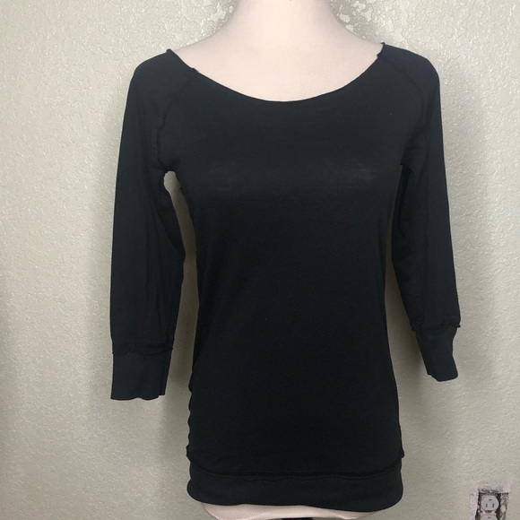 Zenana Outfitters Tops - Zenana Outfitters Black 1/2 Sleeve Top Size M